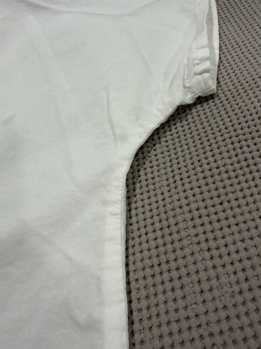 Minimalist White Wrap-Style Short Sleeve Top - Picture 6 of 6